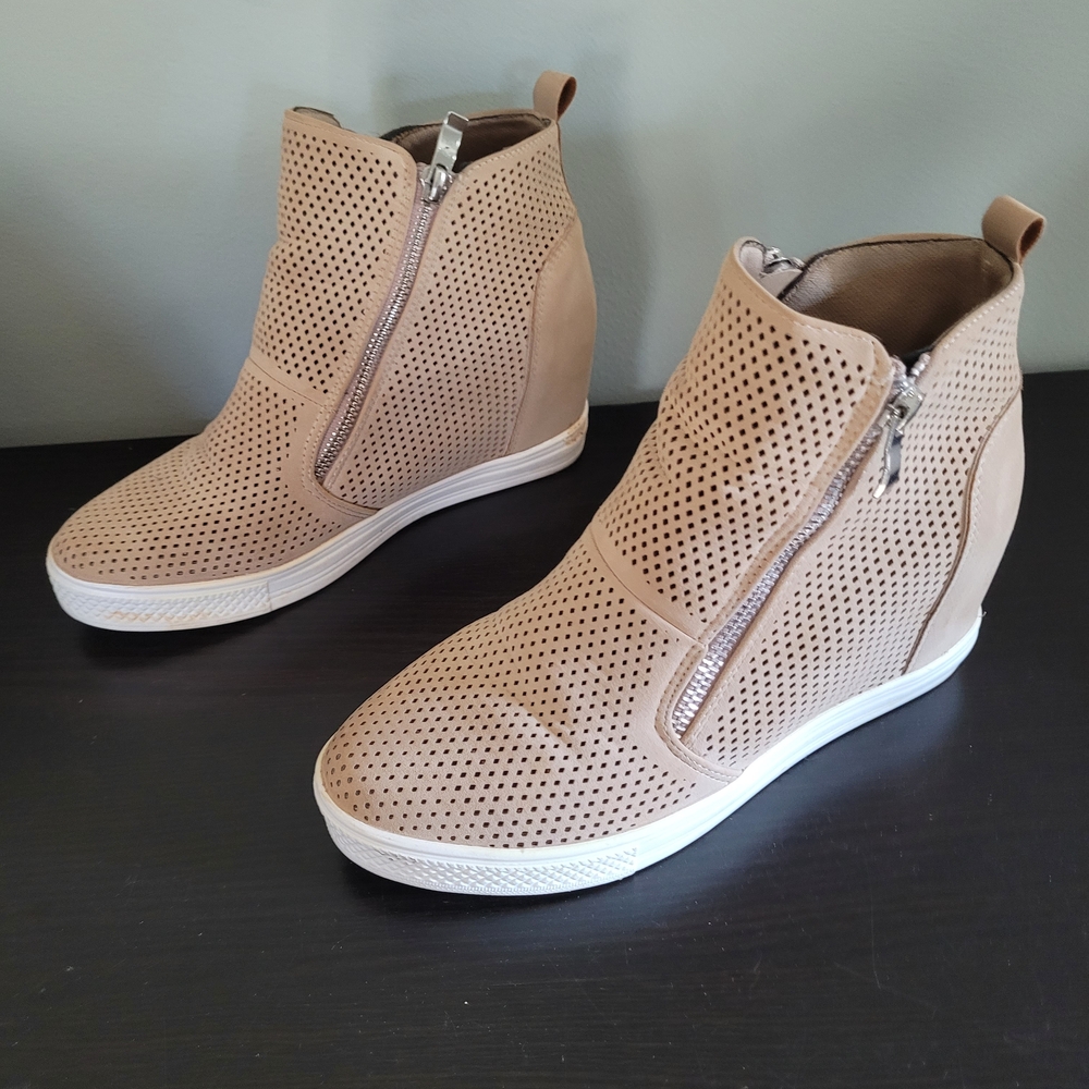 CCOCCI Perforated Tan Ankle Boots With Wedge